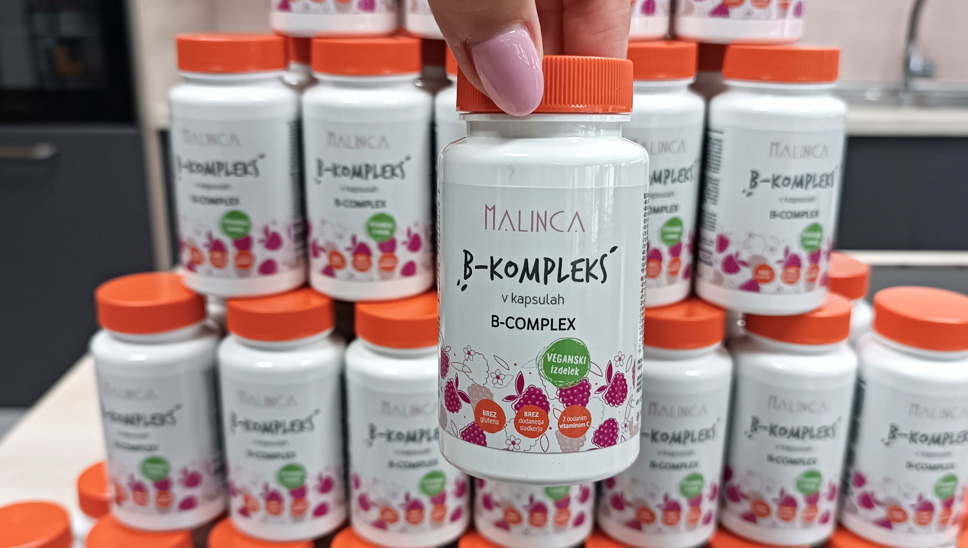B KOMPLEKS 1+1 GRATIS
Vrhunska formula aktivnog B kompleksa sa svih 8 B vitamina i dodanim kolinom. 
Za sve koji cijene pažljivo odabranu podršku svom tijelu.
