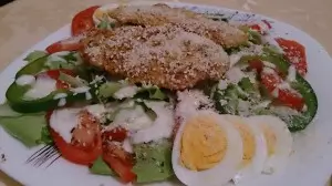Salata s piletinom i jajem