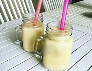 Energijski mango smoothie