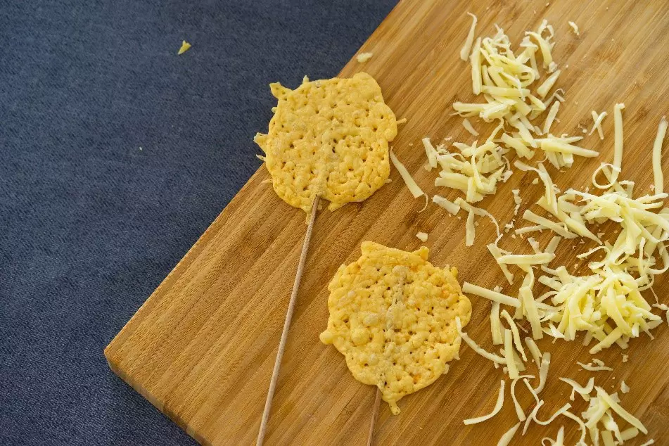 Pečene lizaljke od sira