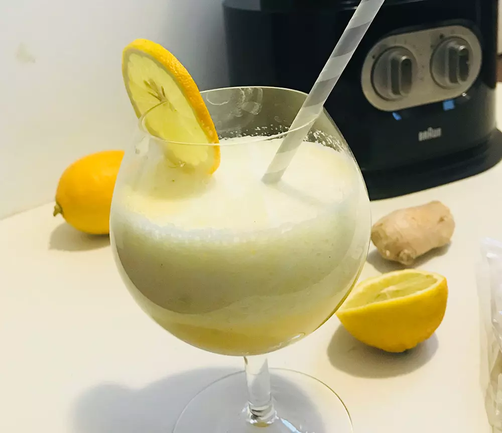 Detox smoothie s limunom i đumbirom