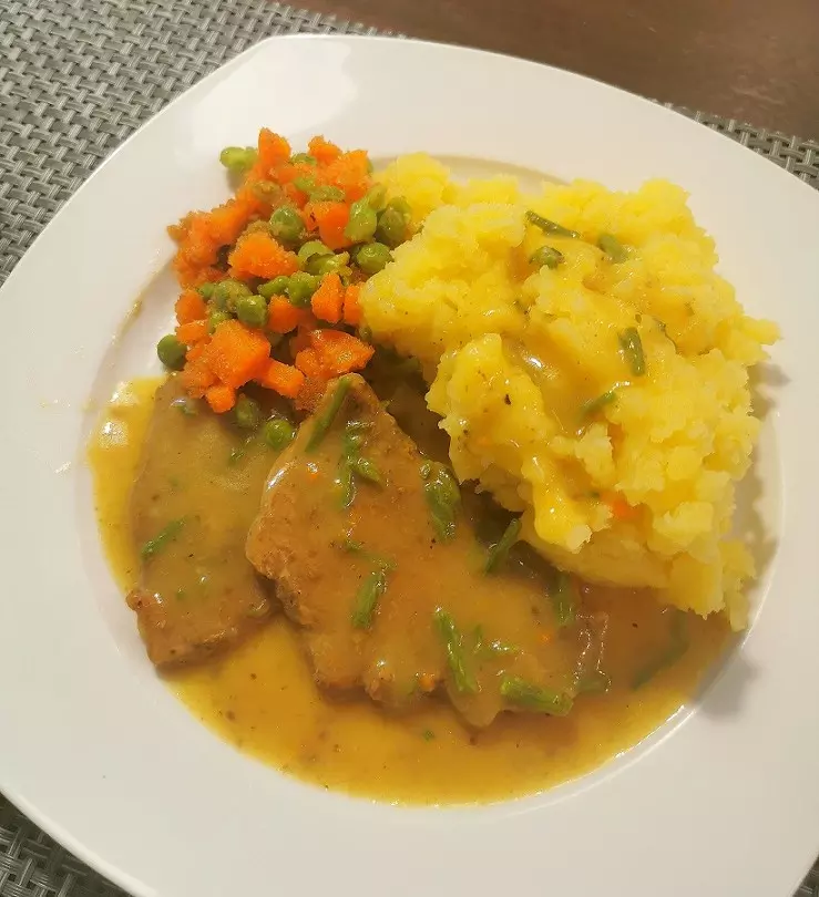 Goveđi odresci u umaku od divljih šparoga (bez mlijeka)