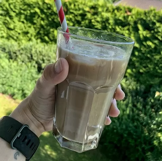 Proteinska ledena kava