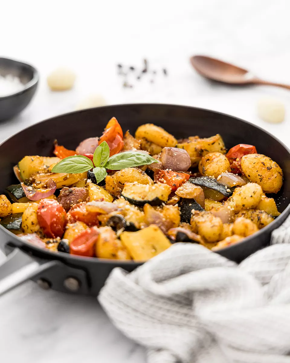 Veganski pečeni njoki s povrćem