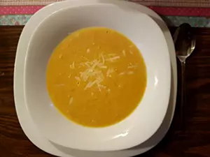 Kukuruzna juha sa slatkim vrhnjem