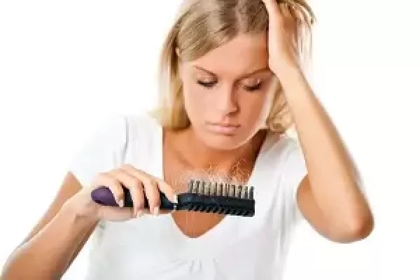 Zaustavite ispadanje kose na prirodan način