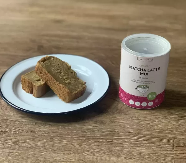 Banana kruh s matchom i bademima
