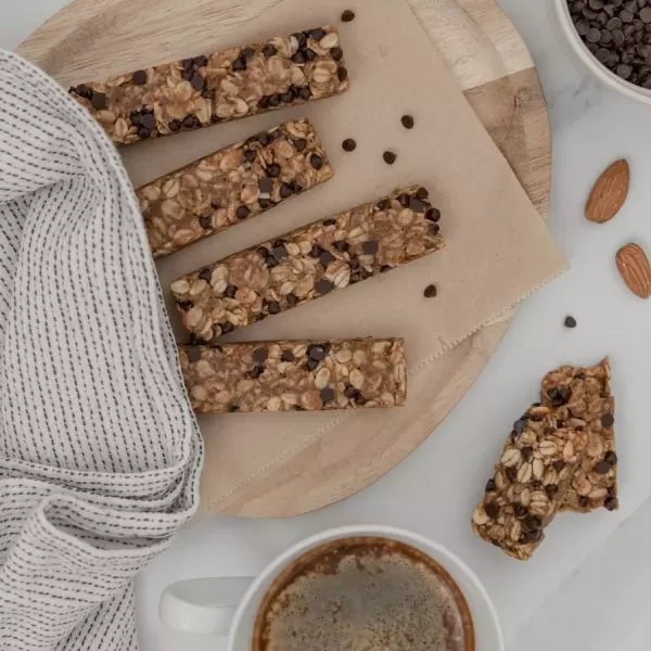 Domaće granola pločice s bademima i čokoladom