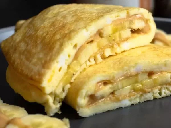 Omlet s kikiriki maslacem i bananom