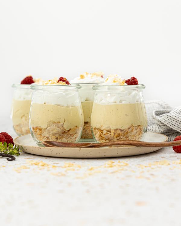 Jednostavne veganske kremšnite u čaši