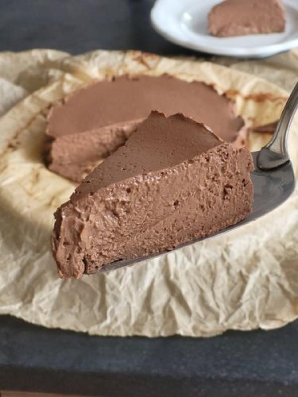 Fotografija Čokoladni proteinski cheesecake