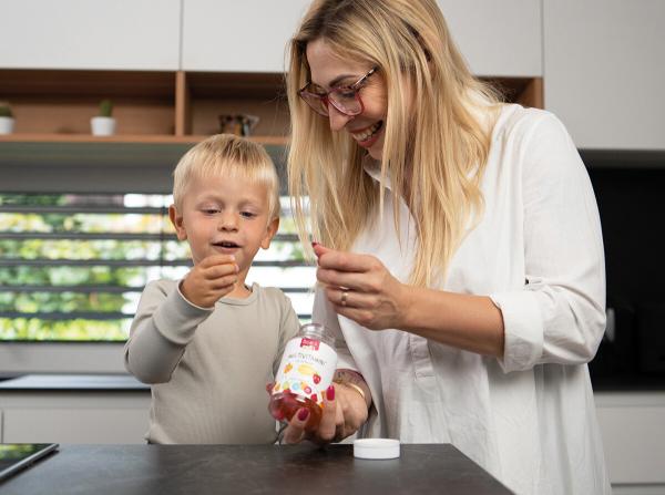 Fotografija 5 načina na koje multivitamini u gumi bombonima pomažu djeci u rastu i razvoju