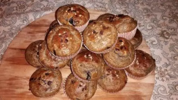 Muffini od konopljinog brašna s kakaovim zrncima i chia sjemenkama